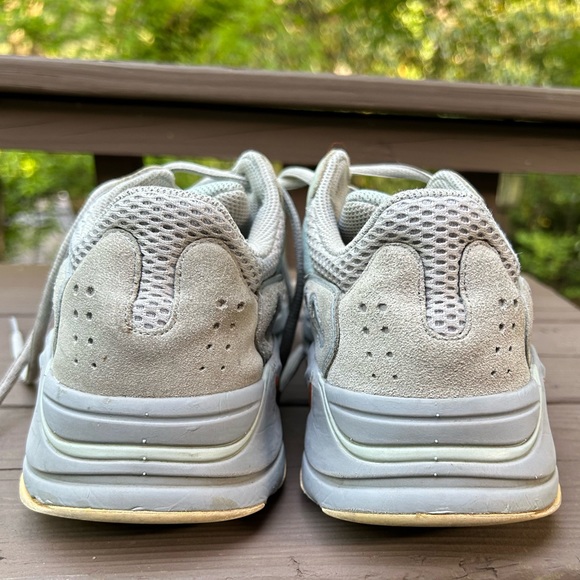 adidas Yeezy Boost 700 - Picture 6 of 12